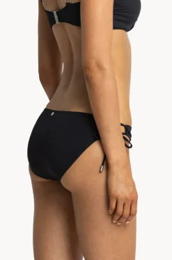 Women Sunseeker Basix Tie Side Pant