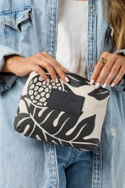 Women Aloha Holomua Small Pouch