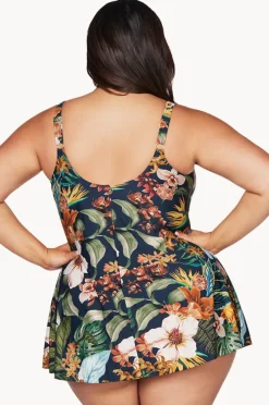 Women Artesands Into The Saltu Delacroix Swimdress