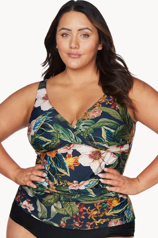Women Artesands Into The Saltu Delacroix Tankini Separate