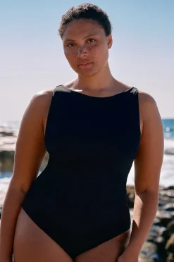 Women Jets et High Neck One Piece