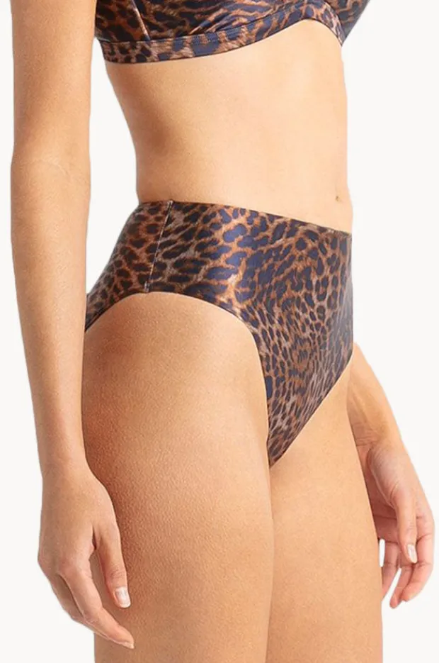 Women Sunseeker Lioness High Rise Leg Pant