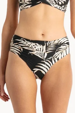 Women Sunseeker Mae Ruched Mid Rise Pant