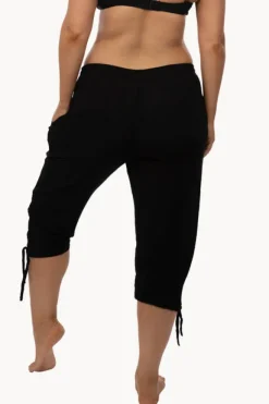 Women Sundrenched Plain 3/4 Pant