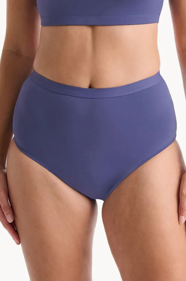 Women Love Luna Plain Full Brief