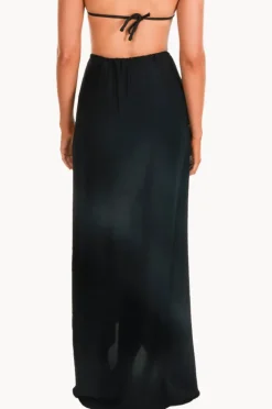 Women Bodacious Plain Tube Sarong