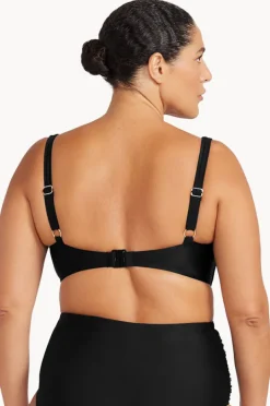 Women Artesands Plains Delacroix Cross Front Bra