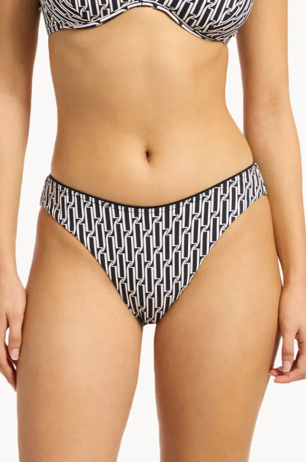 Women Jets Spring Geo High Leg Pant