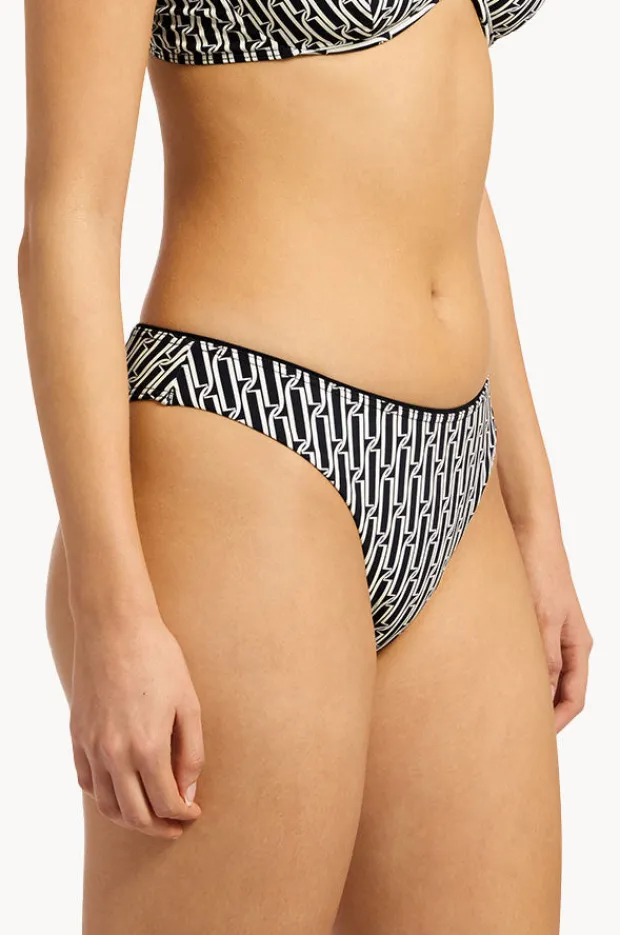 Women Jets Spring Geo High Leg Pant