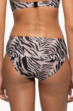 Women Nip Tuck Tuamotu Louise Classic Mid Pant